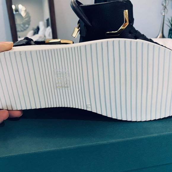 Buscemi Sneaker Gold/Black - Men US 8 - Picture 3 of 4